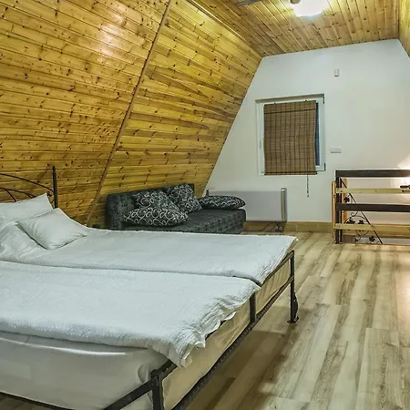 בית נופש Jazmin Weekend House